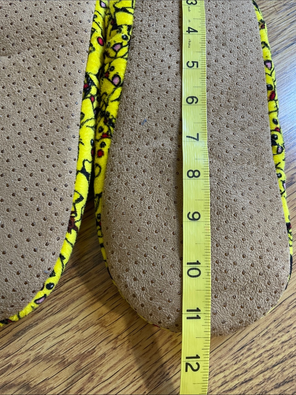 Pikachu Slippers - Picture 6 of 7